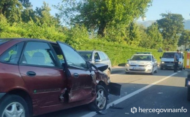 Više vozila sudjelovalo u prometnoj nesreći u Mostaru