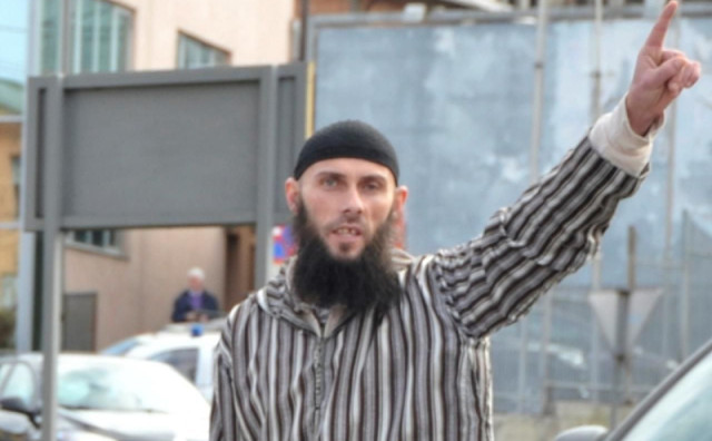 HTIO NAPASTI DŽAMIJE Mirza Kapić se kod ISIL-ovaca raspitivao kako napraviti eksplozivne naprave s detonatorom