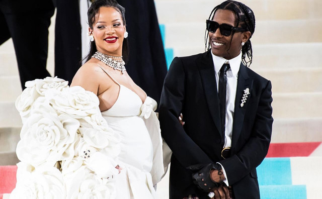 VIJEST KRILA MJESEC DANA Rihanna rodila drugog sina