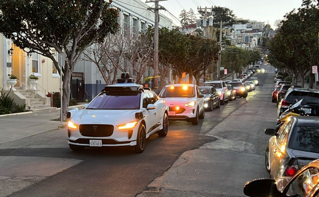 Dan nakon što im je dopušten proširen rad u San Franciscu, robotaksiji u cijelom gradu izazvali kolaps