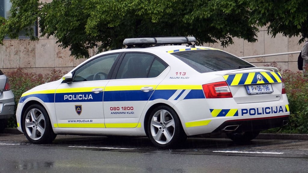 Policija Slovenija Škoda