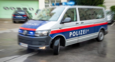 ZAVRŠIO U PRITVORU Hrvat u Beču pretukao partnericu i prijetio joj smrću