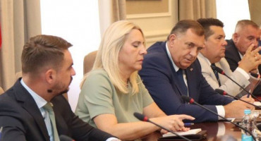 POKAZAO ODANOST Na sastanak kod Dodika došao i Čovićev HDZ-ovac, Schmidta je odbio