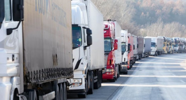 NA DVA GRANIČNA PRIJELAZA Zaustavljen ulazak kamiona iz Hrvatske u Srbiju