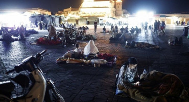POSLJEDICE RAZORNOG POTRESA Više od 2000 stradalih u Maroku. Ljudi spavali na ulicama, nema hrane i vode