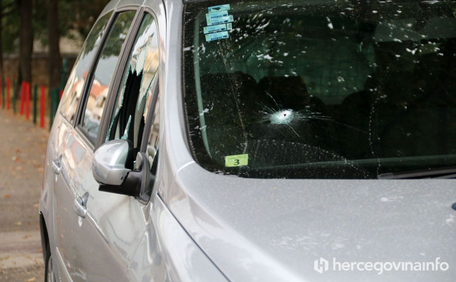 NEMIRNA NOĆ Pucnjava u Mostaru, oštećena tri automobila