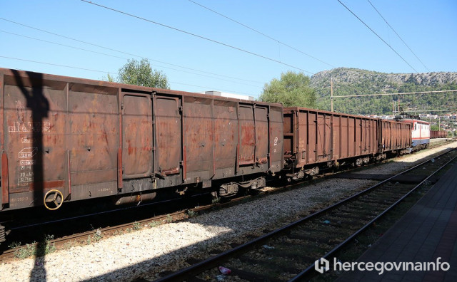 Je li 42 milijuna litara nafte iz Ploča do Blažuja željeznicom stiglo na zakonit način?