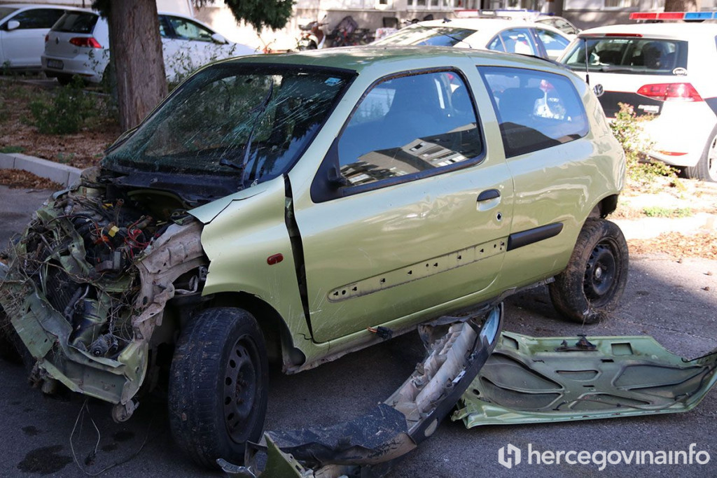 Renault prometna nesreća Uborak