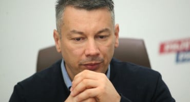 Nenad Nešić sazvao konferenciju zbog Christana Schmidta