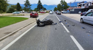 TEŠKA PROMETNA NESREĆA Sudar Golfa i motocikla na M-17 u Mostaru