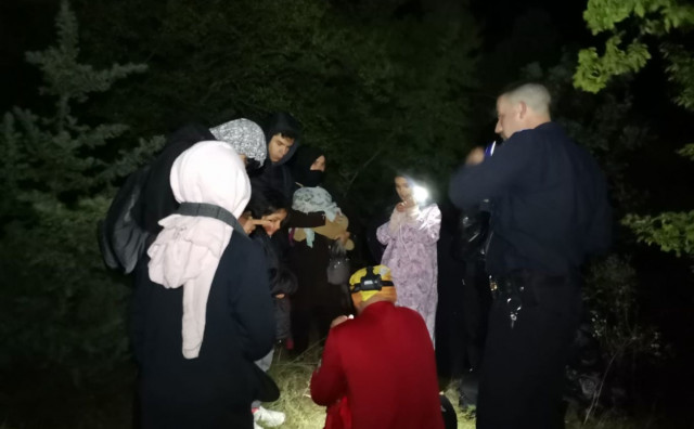 IZGUBLJENI U ŠUMI Pripadnici GSS HBŽ spasili dvije žene i sedmero djece iz Turske zalutale na nepristupačnom terenu