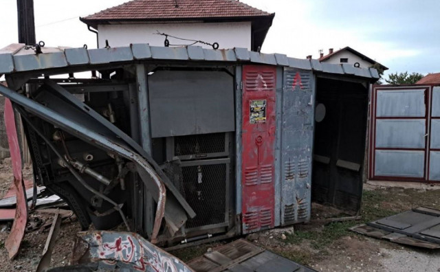 ZABIO SE GOLFOM U TRAFOSTANICU Stotine kućanstava u Bijeljini ostalo bez struje