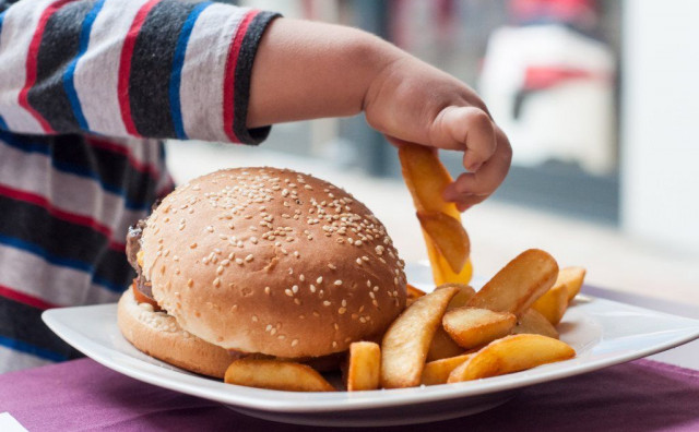 Prvi put u povijesti više djece gojazno nego pothranjeno