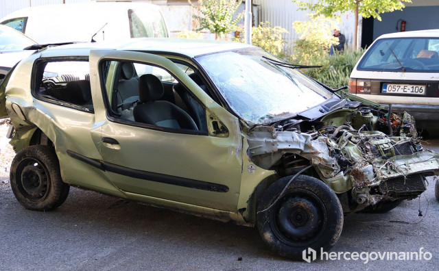Renault prometna nesreća Uborak