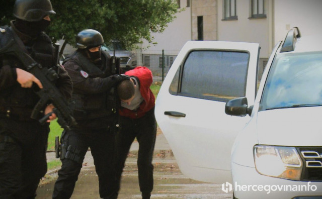 U Trebinju uhićene četiri osobe, evo što je sve pronađeno prilikom pretresa