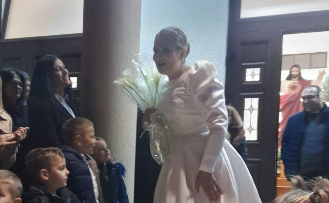 Djeca iz Vitine priredili pravo iznenađenje svojoj teti iz vrtića na dan njezina vjenčanja