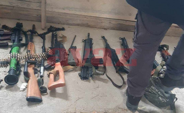 JEDNA OSOBA UHIĆENA Pripadnici FUP-a u Mostaru našli velike količine oružja i drogu