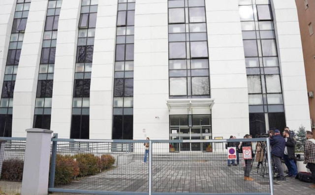 POLICIJA U BANJOJ LUCI NA NOGAMA Iskočio kroz prozor suda nakon što mu je izrečena presuda za pedofiliju