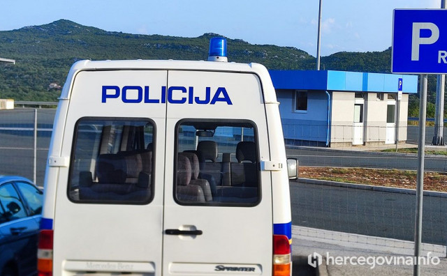 UDARIO U STABLO Hrvatska policija jurila za vozačem s migrantima sve do Slovenije