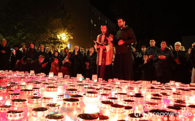 ZNAK SJEĆANJA U Mostaru odana počast žrtvama Vukovara