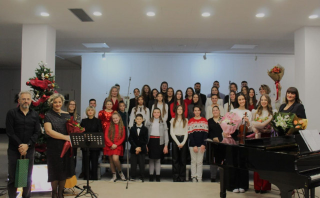 "BELCANTO" ŠKOLA PJEVANJA Božićnim koncertom i najljepšim mladim glasovima prenijeli publici ljubav, radost i mir