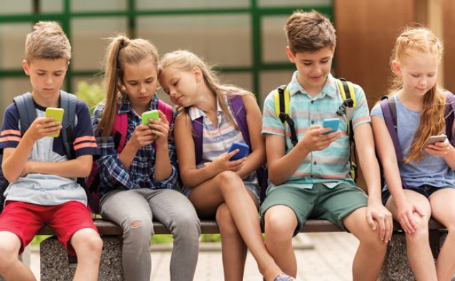 POZITIVNA PRAKSA U ŠIROKOM BRIJEGU Djeci je zabranjen mobitel u školi, a nakon dvije godine rezultati su iznenađujući