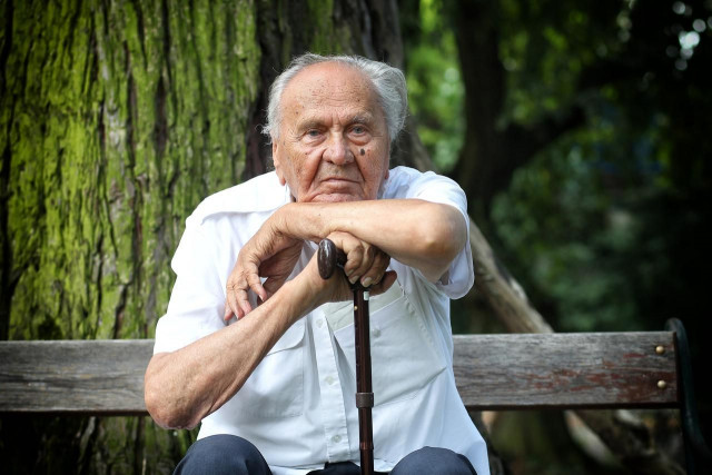 NIKAD NIJE KASNO Josip Manolić u 103. godini pozvao svećenika koji mu ...