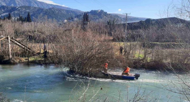 POTRAGA U STOCU Brojne službe i stanovništvo i danas na Bregavi, ronjenje zahtjevno i teško