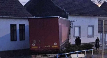 Prometna nesreća Mirkovci