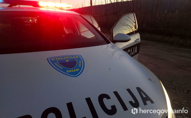23 PROMETNE U HNŽ 18-godišnjak sletio s BMW-om u Čapljini, svi u automobilu zadobili ozljede