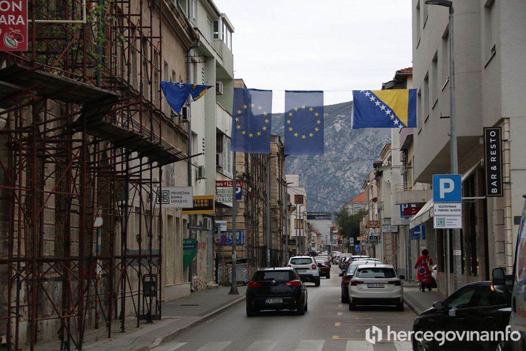 EU zastave u Mostaru