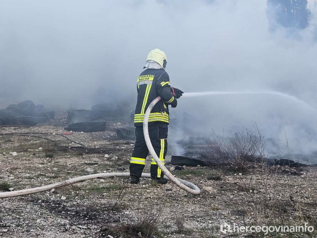 Požar guma i otpada Opine Mostar