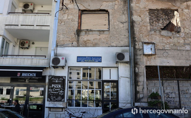 NASTAVAK BORBE ZA "MARIJU" Ljudi zbog peticije za očuvanje brijačnice dolaze namjenski u Mostar