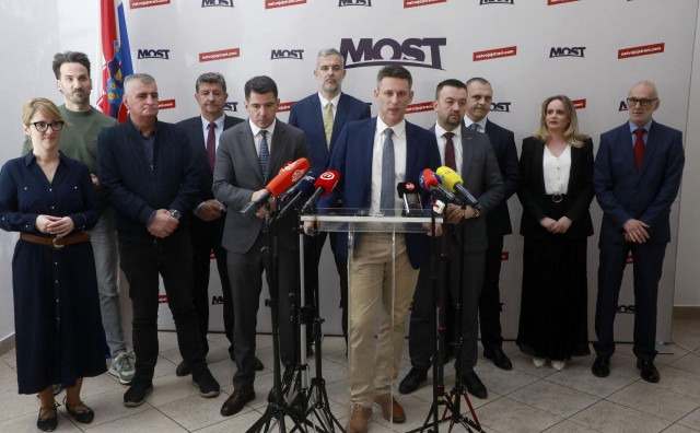 KREĆE IZBORNA SUPERGODINA Dvojica Mostaraca nose MOST-ove liste na parlamentarnim izborima