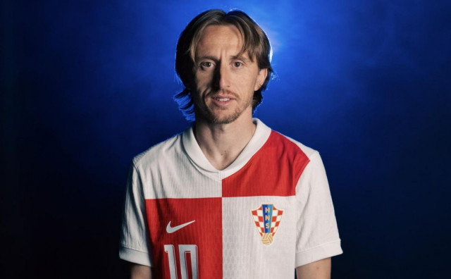 NOVO RUHO Predstavljen novi dres Hrvatske nogometne reprezentacije