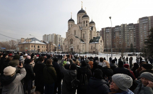 NAVALJNI POKOPAN U MOSKVI Ljudi uzvikivali "Putin je ubojica"