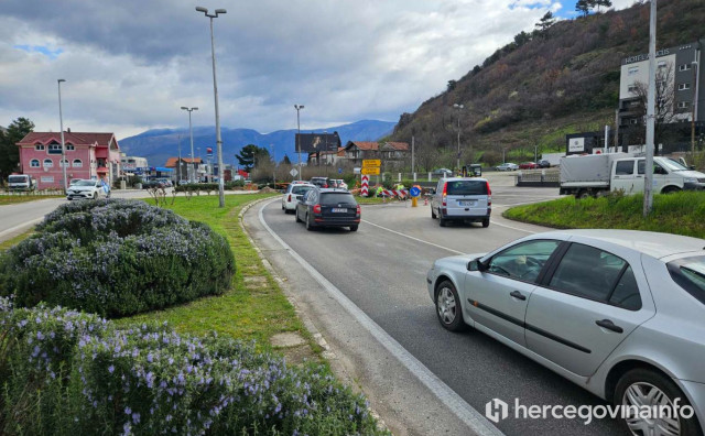 Gužve na sjevernom ulazu u Mostar se nastavljaju, Ceste FBiH prebacuju odgovornost