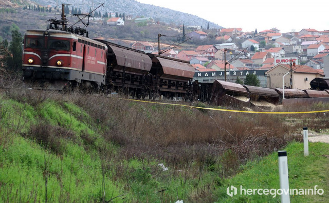 DETALJI ŽELJEZNIČKE NESREĆE Velika materijalna šteta, trebat će dani da se popravi pruga između Ploča i Mostara