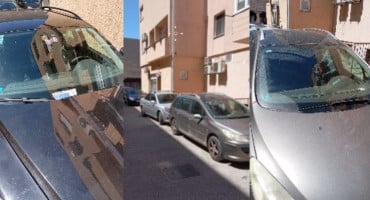 ČUDNA PRAVILA Ako u Mostaru imate plaćenu godišnju parking kartu možete "zagraditi promet", u suprotnom kazna