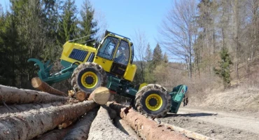 šumski traktor