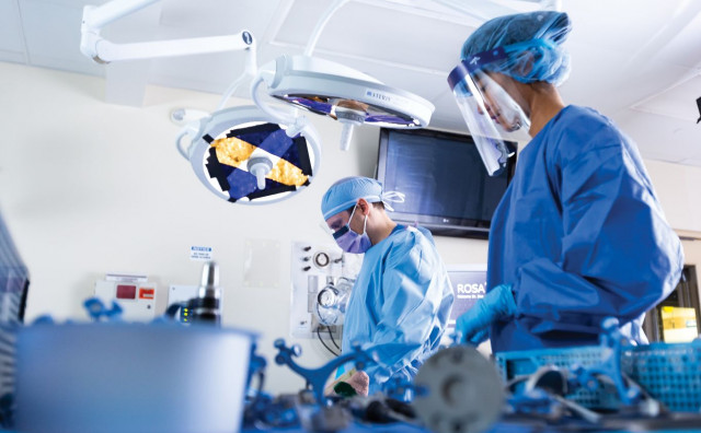 KORAK NAPRIJED U ORTOPEDIJI Bolnica Akromion unaprjeđuje zdravstvenu skrb uvođenjem robotske ugradnje proteze koljena