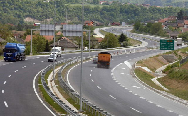 VOZAČI OPREZ Na cesti Stolac - Neum zbog radova je obustavljen promet