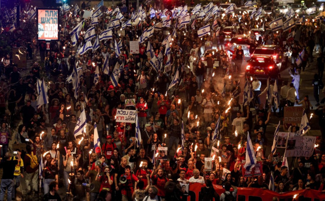 "DOGOVORITE SE S HAMASOM" Tisuće Izraelaca prosvjeduju u Jeruzalemu i traže nove izbore