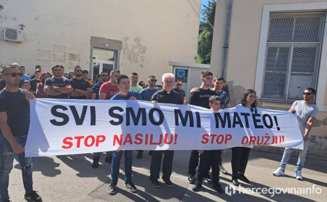 "SVI SMO MI MATEO" Čapljinci izašli na šetnju protiv nasilja, potaknutu slučajem premlaćivanja mladića Matea