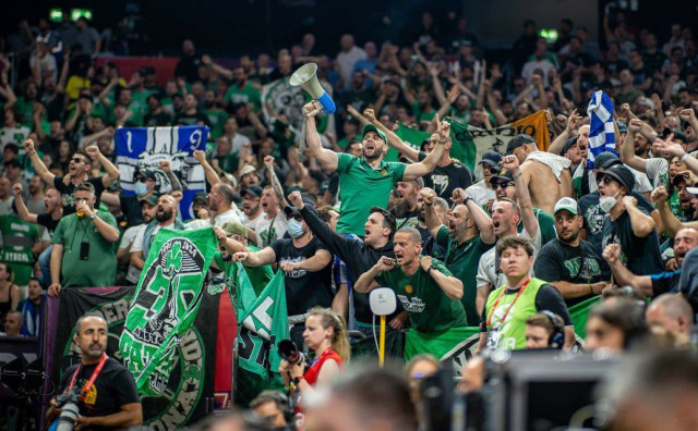 STIGLI U BERLIN Navijači Dinama bodrili Panathinaikos protiv turskog Fenerbahcea