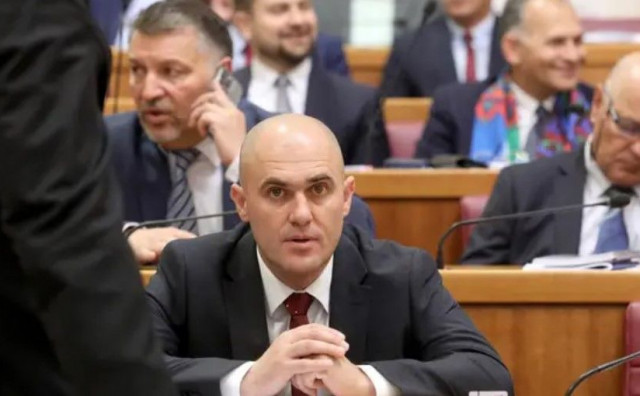 REKTOR IZ TRAVNIKA 'Hrvatski ministar je kod nas zakonito magistrirao'