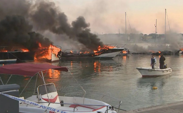 POŽAR U ISTRI U marini izgorjela 22 plovila, šteta se mjeri u stotinama tisuća eura
