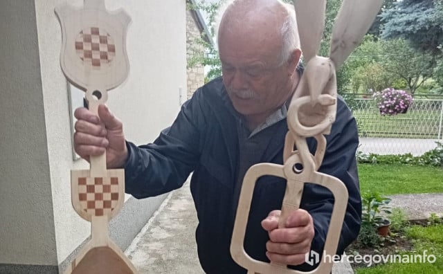SAMOUKI MAJSTOR Ramski umirovljenik Ivan izrađuje gusle, neke su završile i u Austriji i Švicarskoj