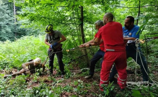 IZVUKAO GA HGSS Migrant upao u jamu duboku 12 metara