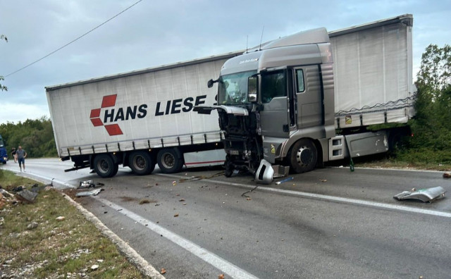 ŠIROKI BRIJEG - GRUDE Zbog prometne nesreće zatvoren promet